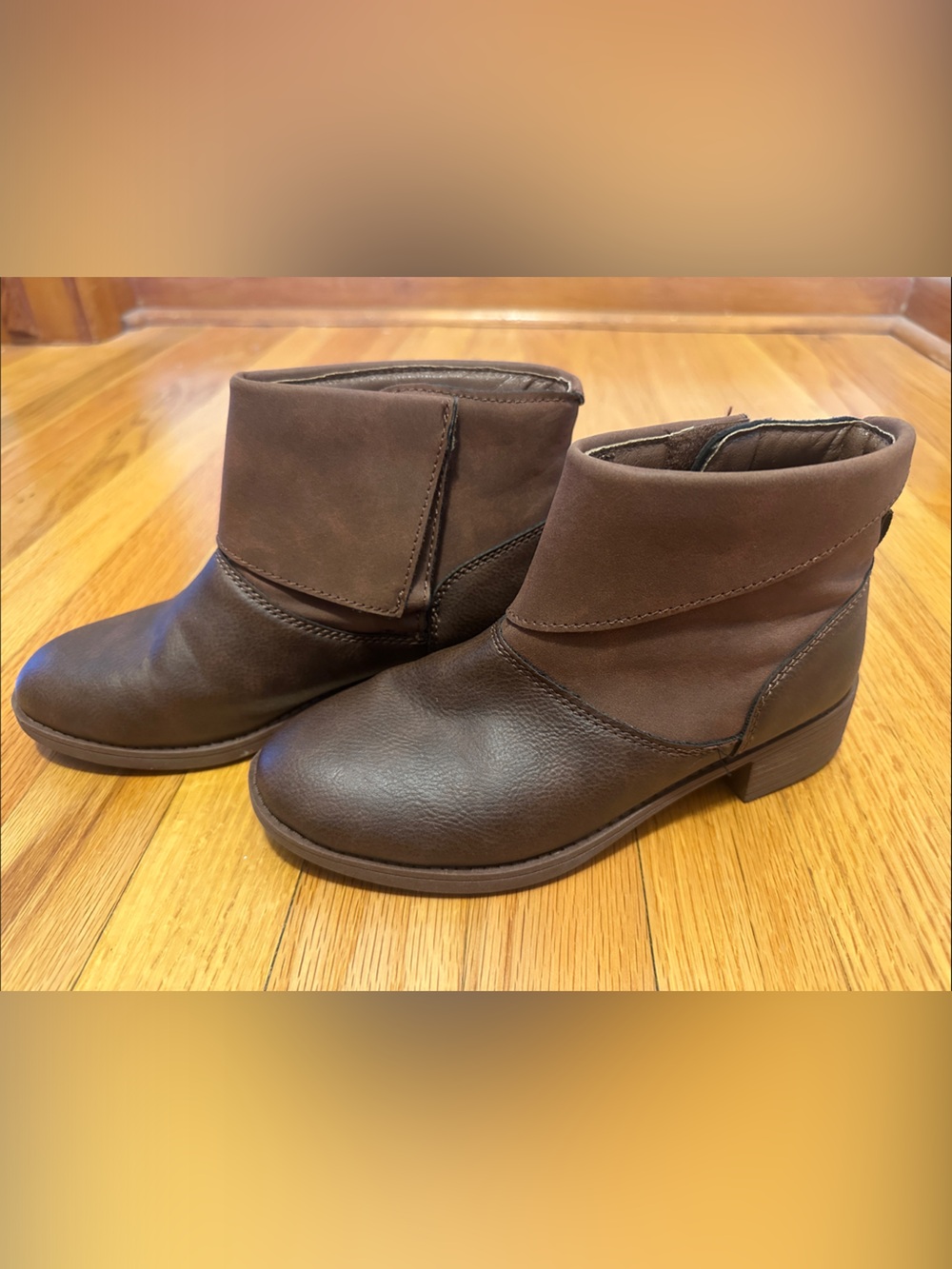 NWOT girls size 2 Brown Leather Ankle Boots